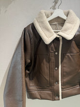 画像をギャラリービューアに読み込む, ボアブルゾン