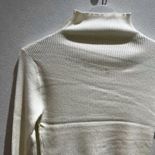 画像をギャラリービューアに読み込む, ハイネックプルオーバー
