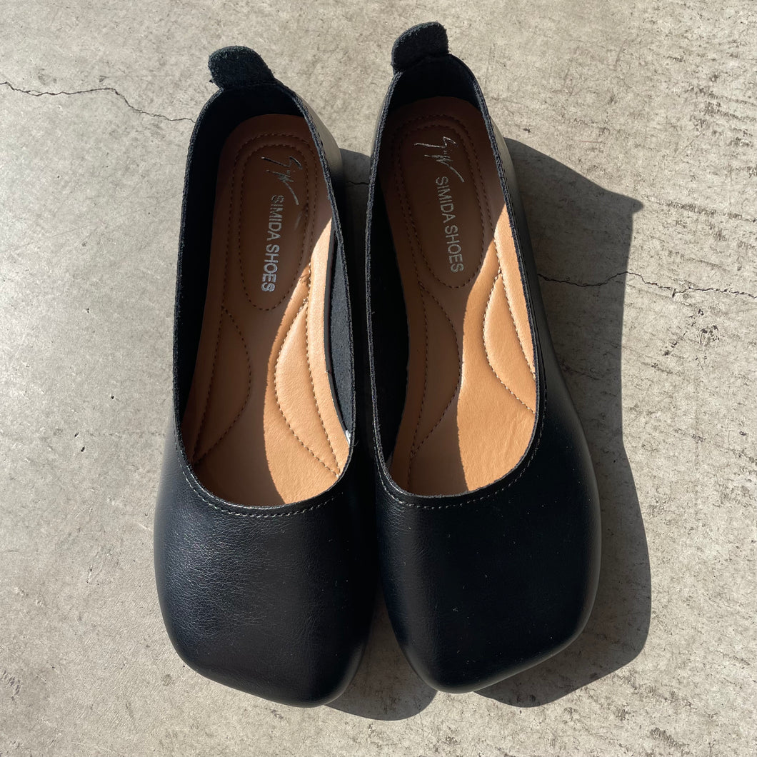 スクエアトゥフラットパンプス