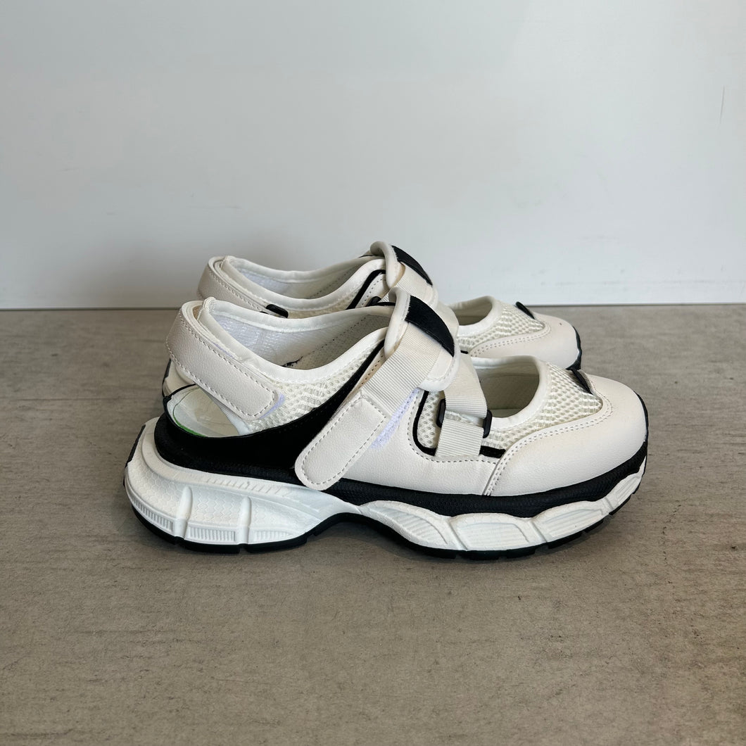 メッシュテープサンダル
