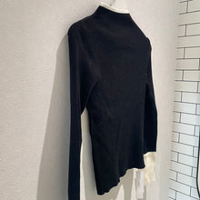 画像をギャラリービューアに読み込む, 配色スリット袖ハイネックニット
