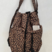 画像をギャラリービューアに読み込む, 2WAYトート&amp;リュック
