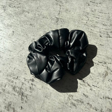 画像をギャラリービューアに読み込む, エコレザーシュシュ
