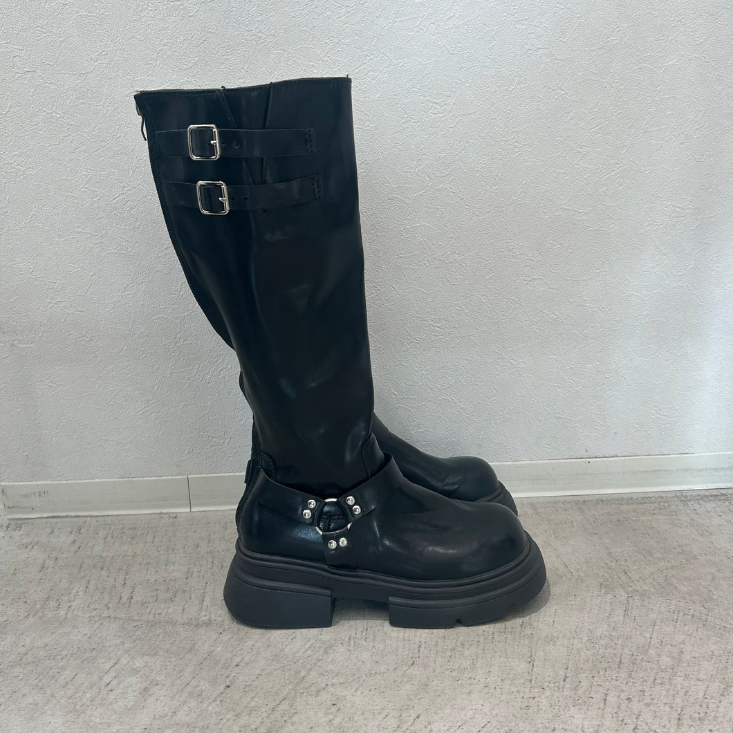 バックルロングブーツ