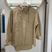 画像をギャラリービューアに読み込む, ウォッシュコットン前後差ヘムマウンテンパーカー
